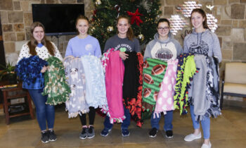 Murray County 4-H Ambassadors donate Blankets to MCMC